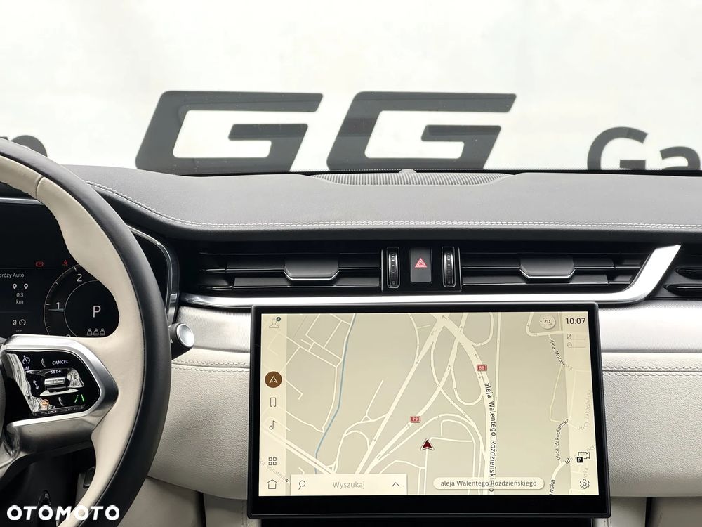 Jaguar F-Pace D200 AWD R-Dynamic SE - 11