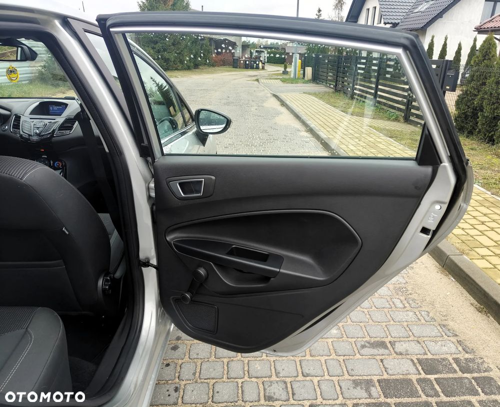 Ford Fiesta 1.0 Silver X Plus 2 - 24