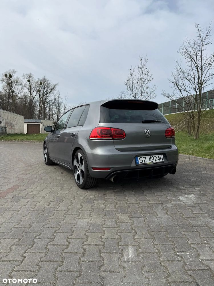 Volkswagen Golf 2.0 GTI - 10