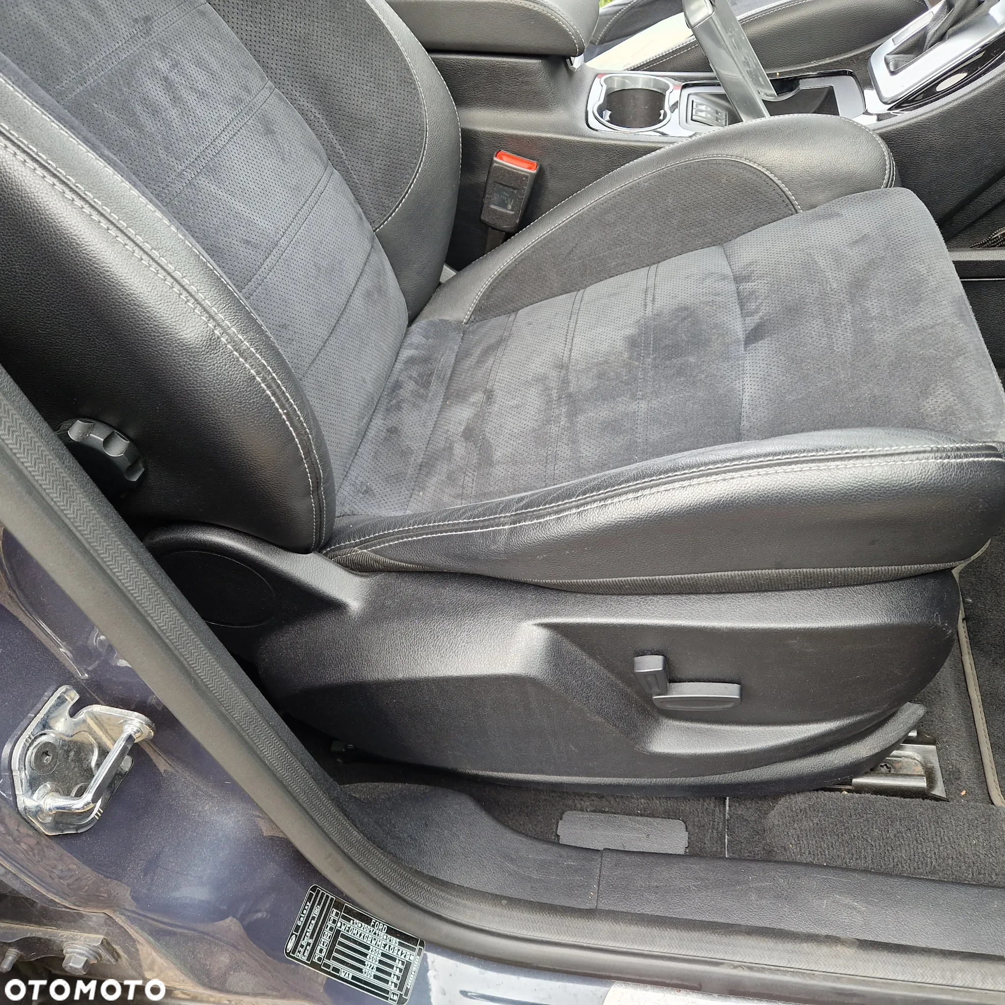 Ford Galaxy 2.2 TDCi DPF Titanium - 12