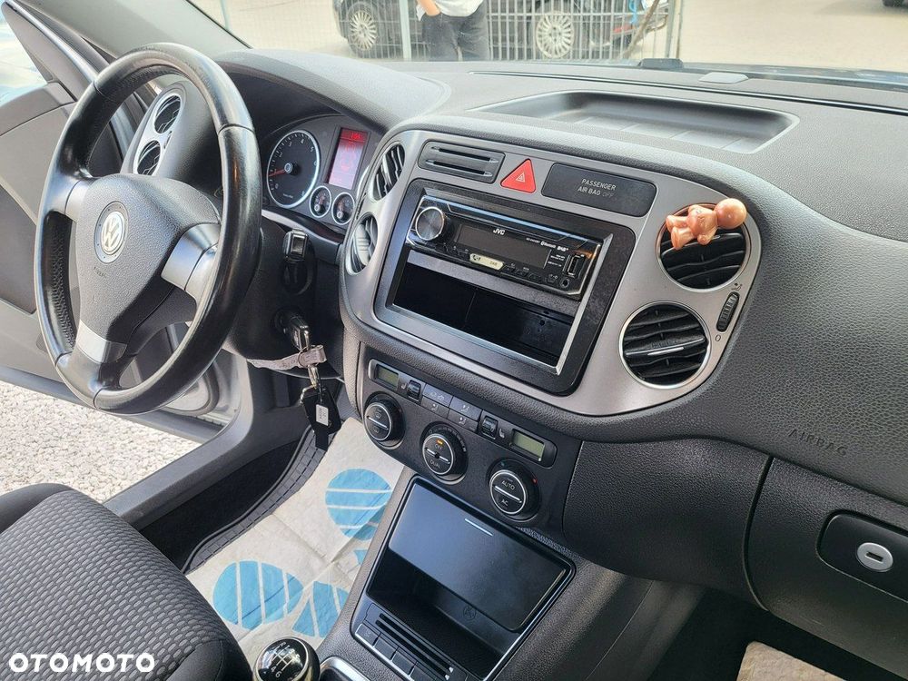 Volkswagen Tiguan - 16