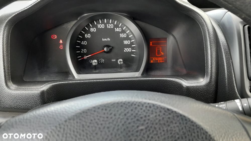 Nissan NV200 - 18