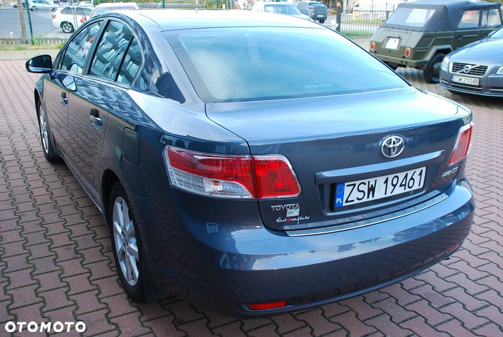 Toyota Avensis - 16