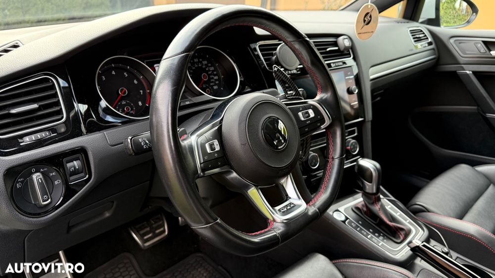 Volkswagen Golf 2.0 TSI DSG GTI - 12