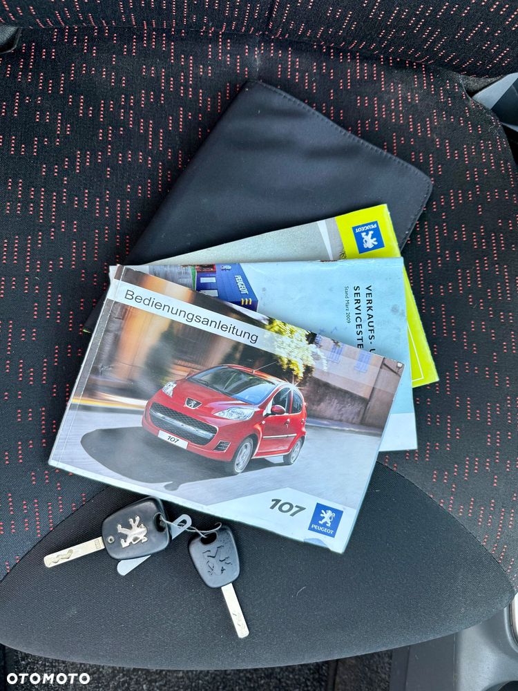 Peugeot 107 1.0 Trendy 2-Tronic - 33