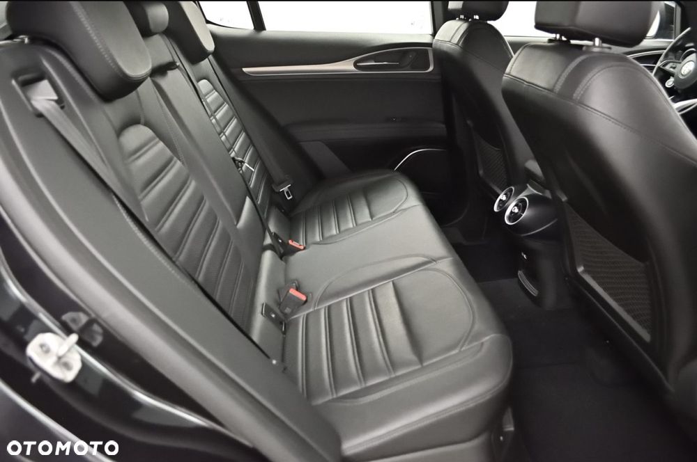 Alfa Romeo Stelvio 2.0 Turbo Veloce Q4 - 11
