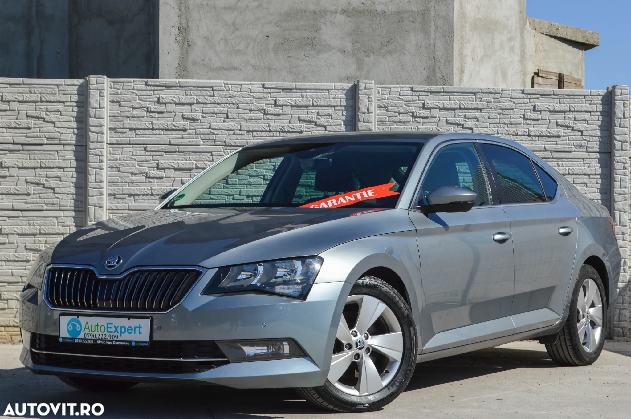 Skoda Superb 2.0 TDI DSG Ambition - 2
