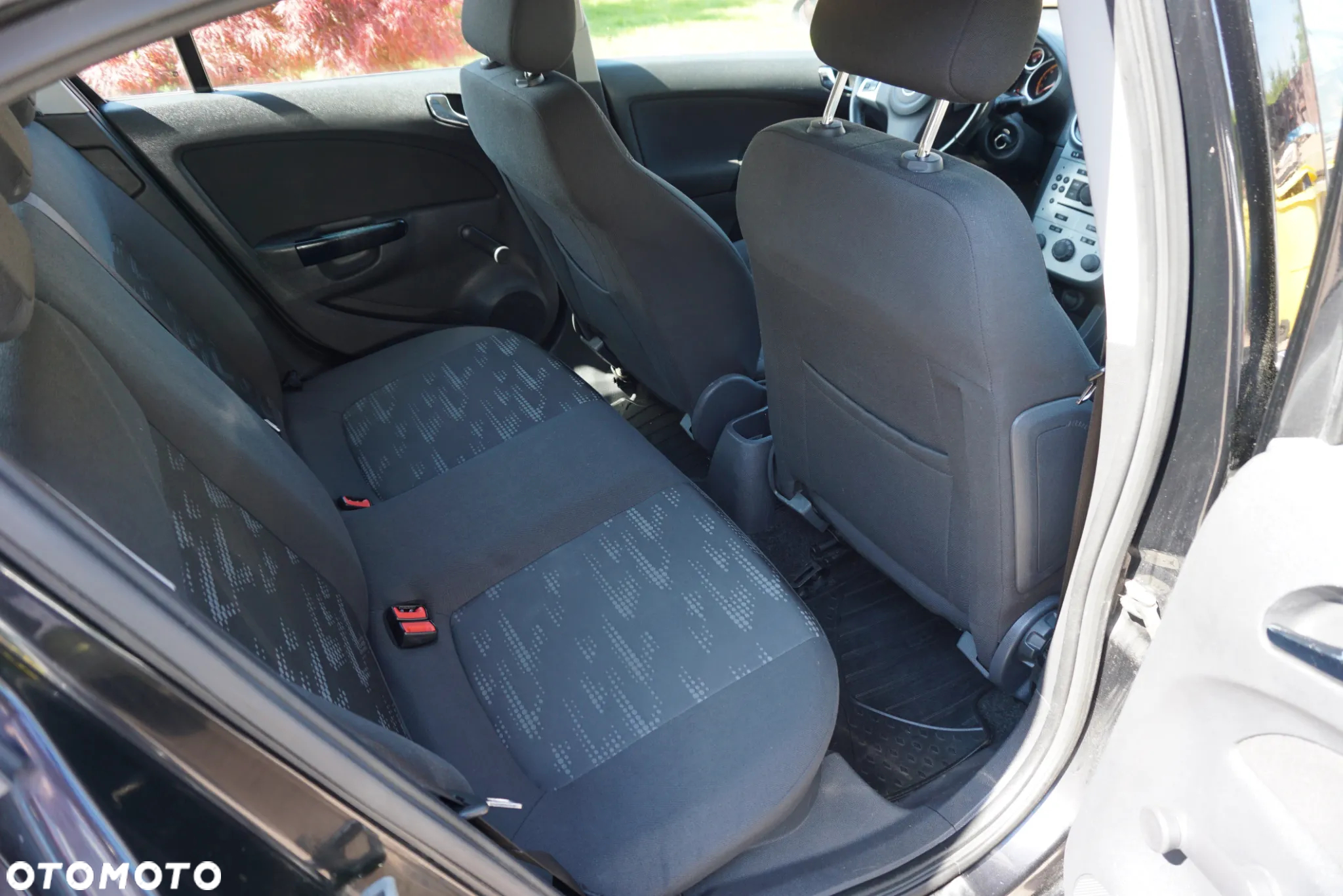 Opel Corsa 1.2 16V Essentia - 16