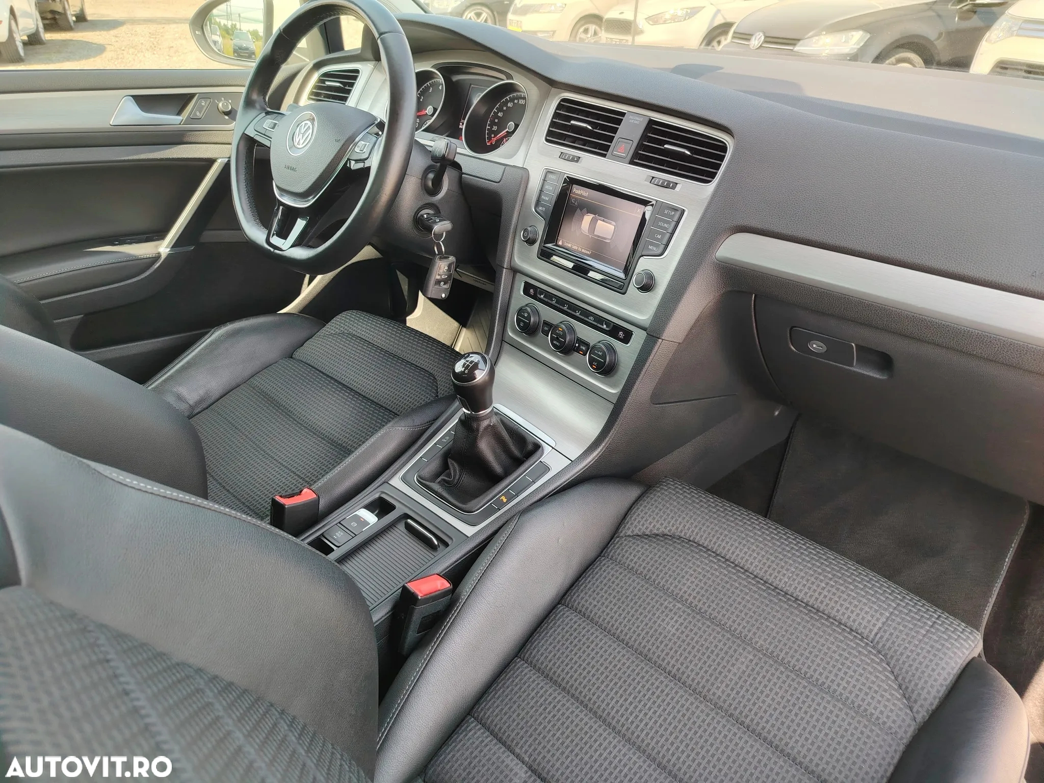 Volkswagen Golf 1.4 TSI BMT Highline - 14