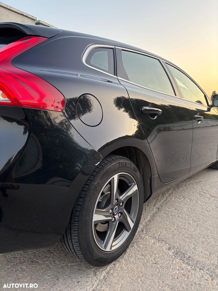 Volvo V40 D4 Momentum - 9