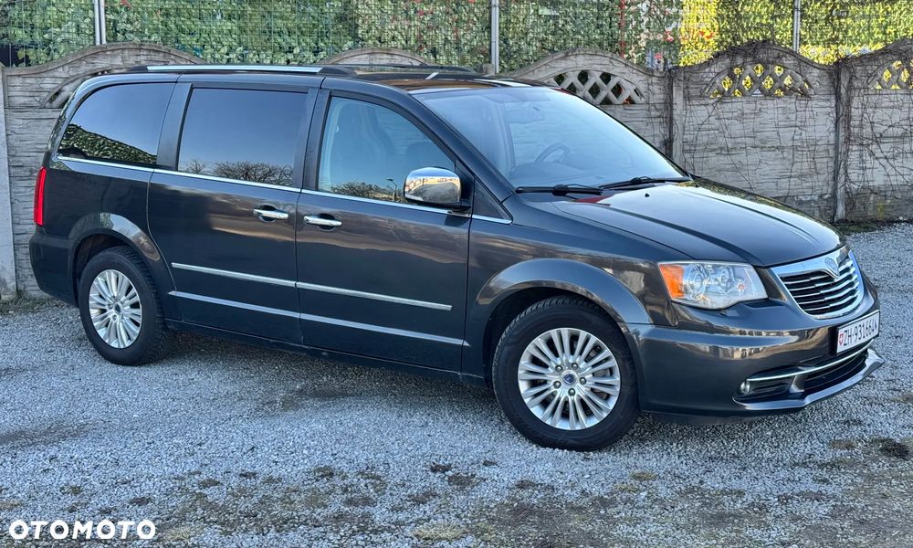 Lancia Voyager 2.8CRD Platinum - 12