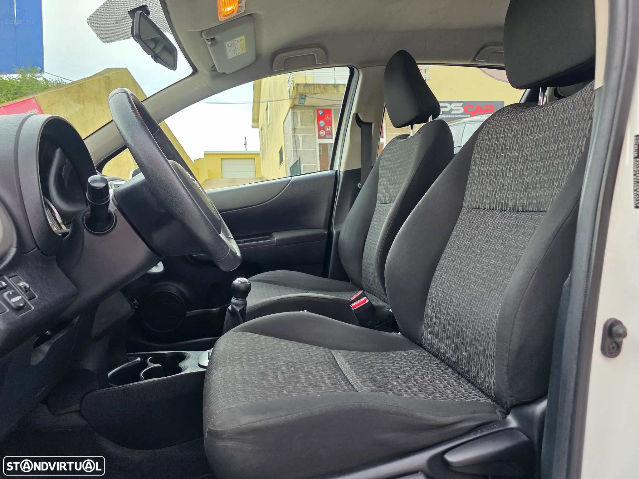 Toyota Yaris 1.0 VVT-i Comfort +PS Style+P.Techno - 11