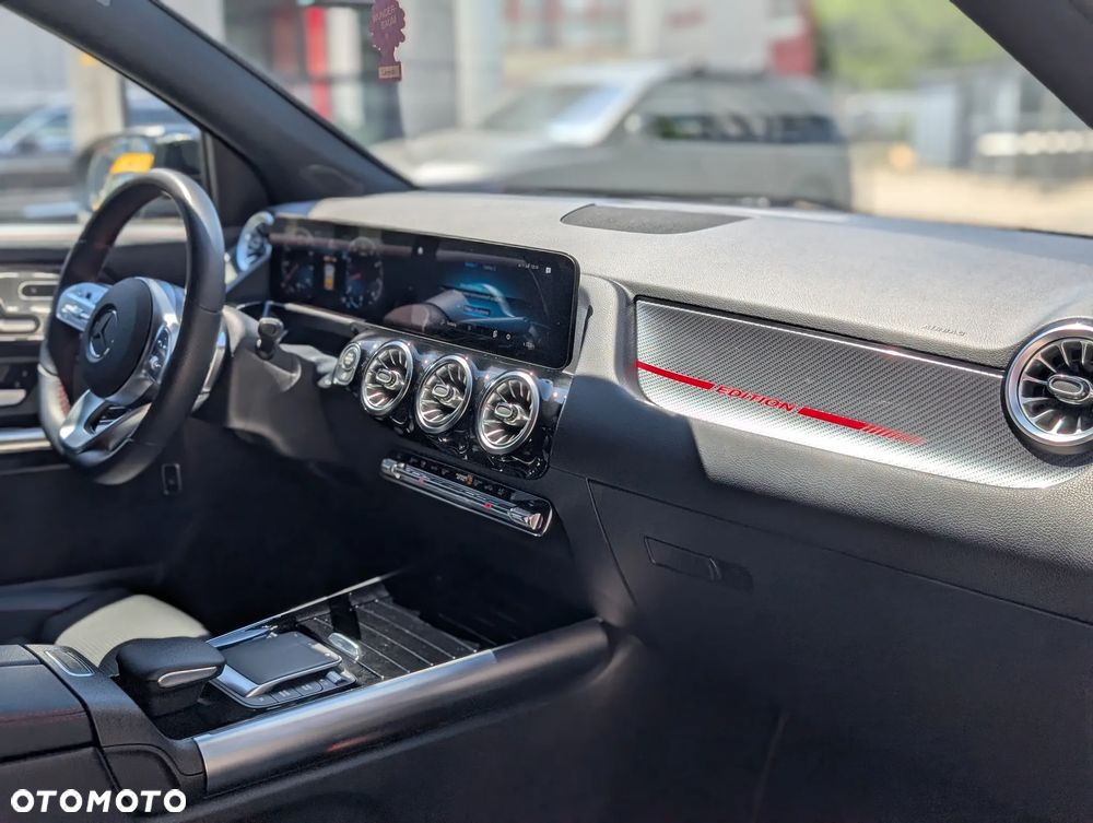 Mercedes-Benz GLA 250 4-Matic Edition 1 - 4