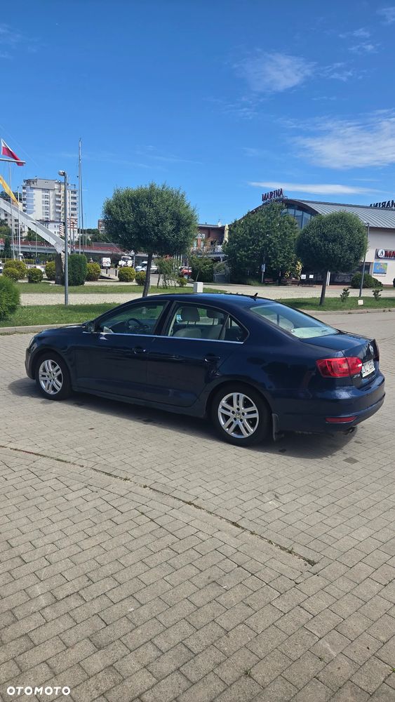 Volkswagen Jetta 1.4 TSI Highline - 4