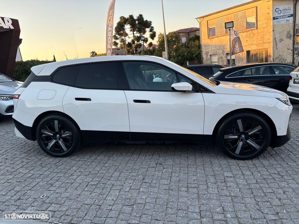 BMW iX xDrive 40 Pack Desportivo - 7