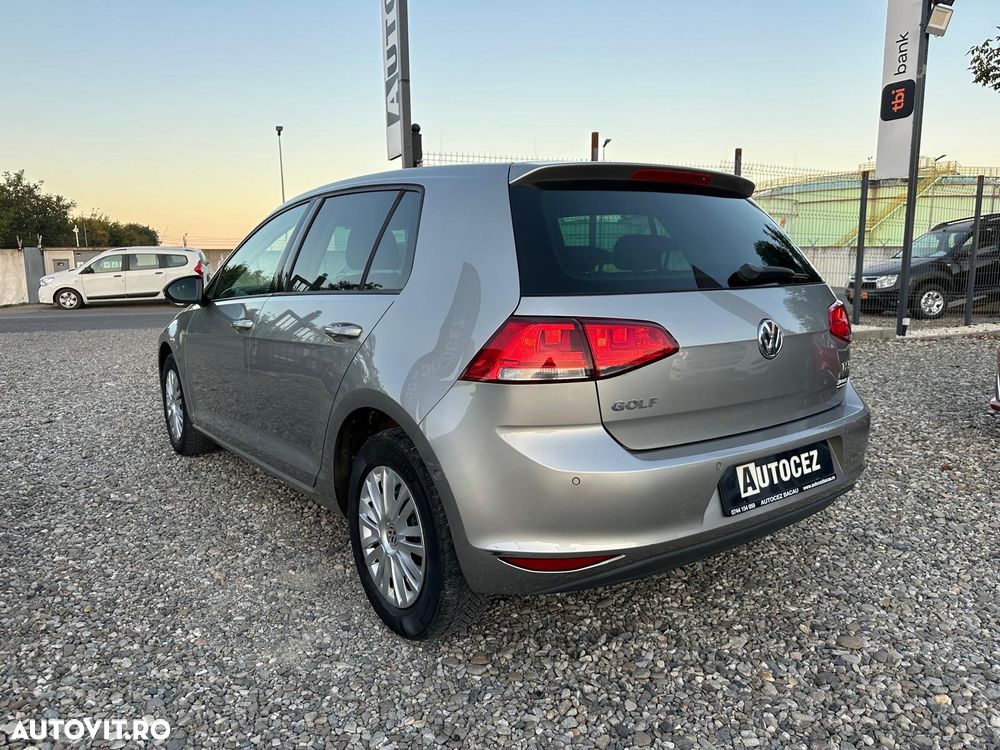 Volkswagen Golf - 4