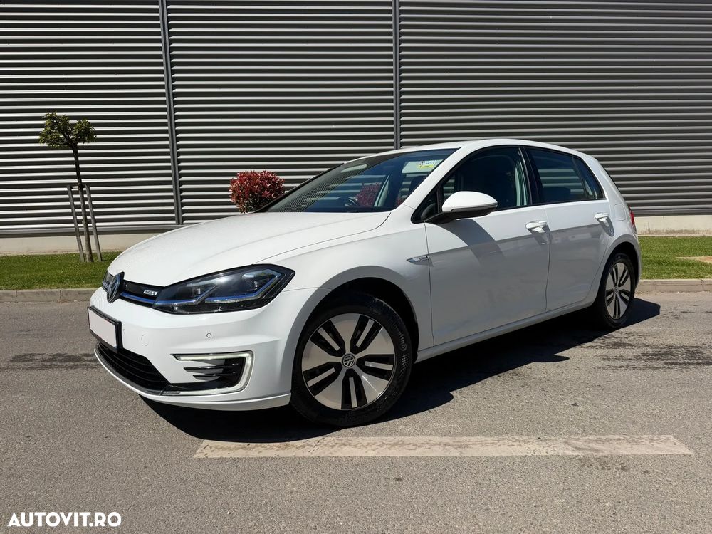 Volkswagen e-Golf - 33