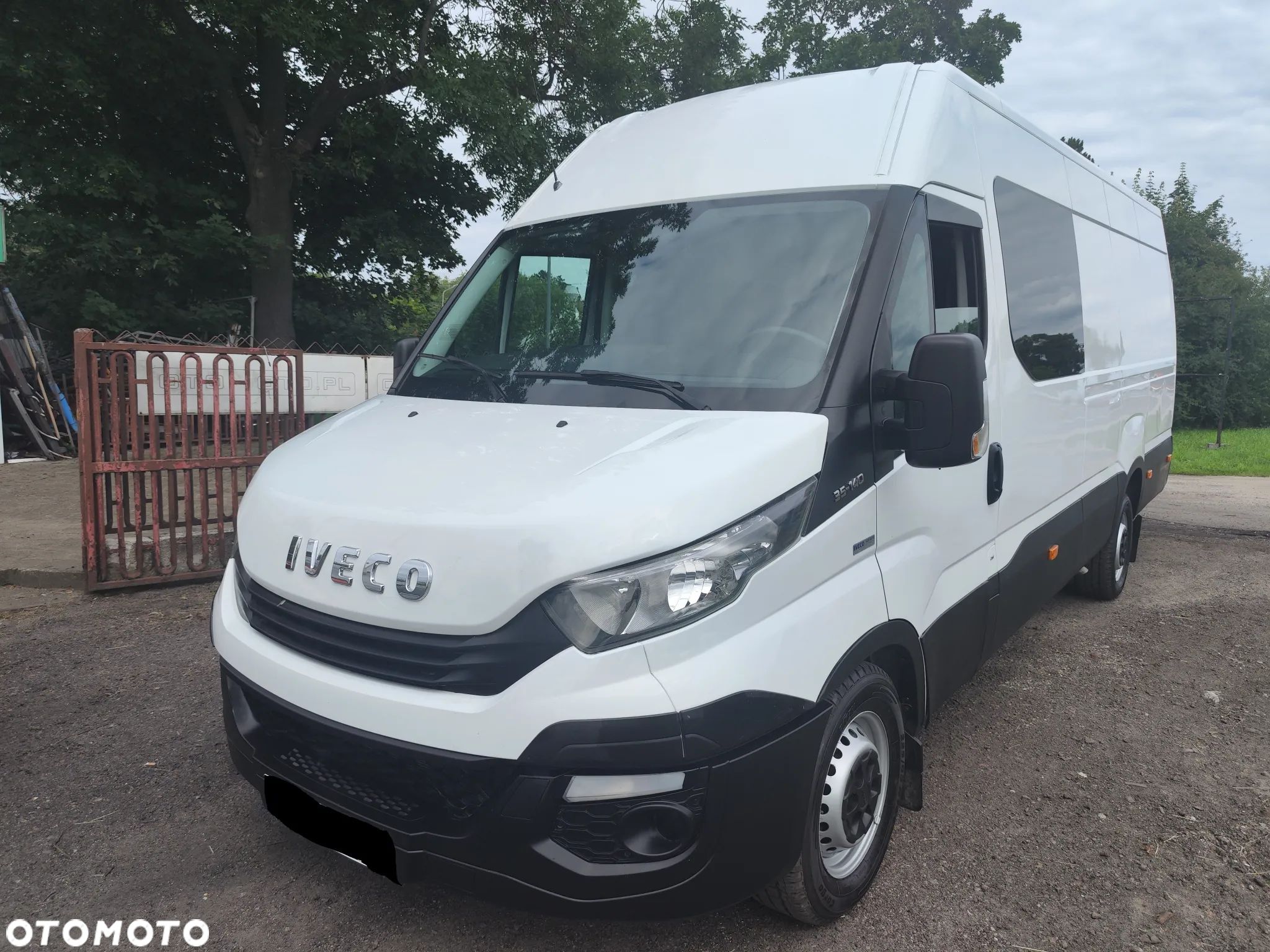 Iveco Daily 35S14 maxi brygadówka 7 osób - 1