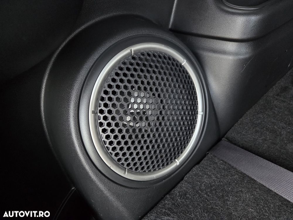 Mitsubishi Outlander - 16