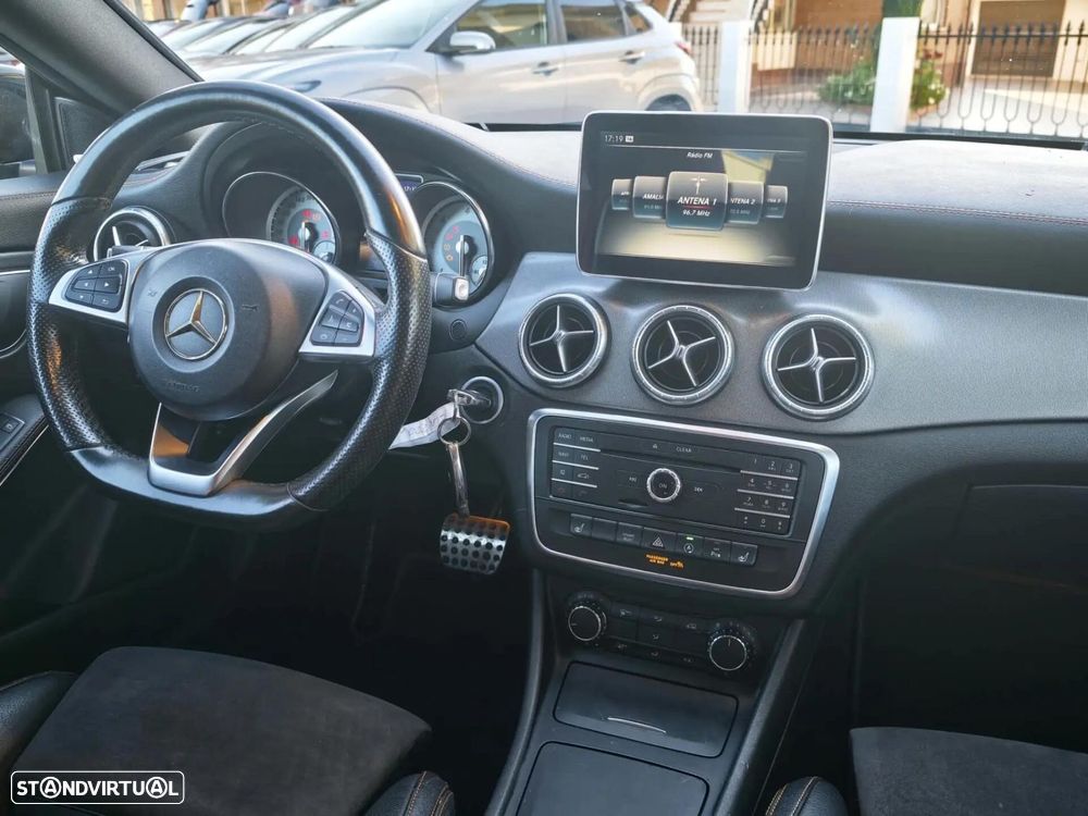 Mercedes-Benz CLA 220 (CDI) d 4Matic 7G-DCT Orange Art Edition - 29