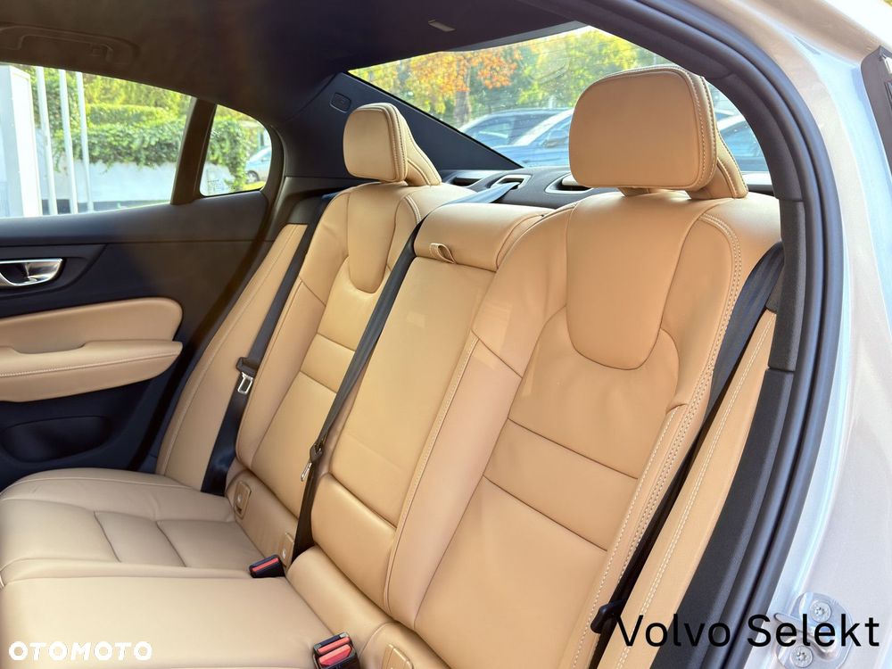 Volvo S60 2024