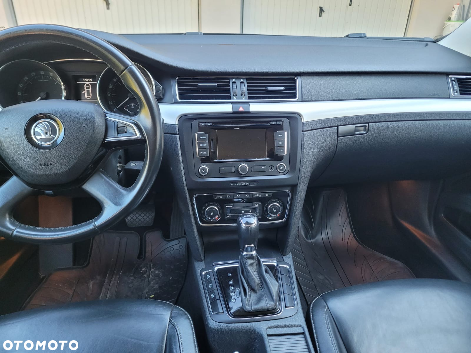 Skoda Superb 2.0 TDI DSG Elegance - 32