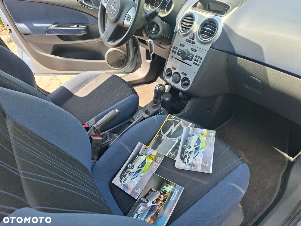 Opel Corsa 1.4 16V Automatik Color Edition - 11