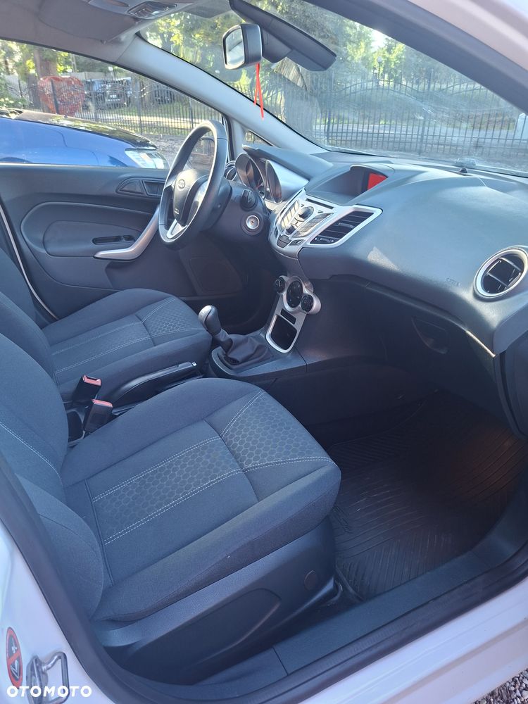 Ford Fiesta 1.6 Trend - 15