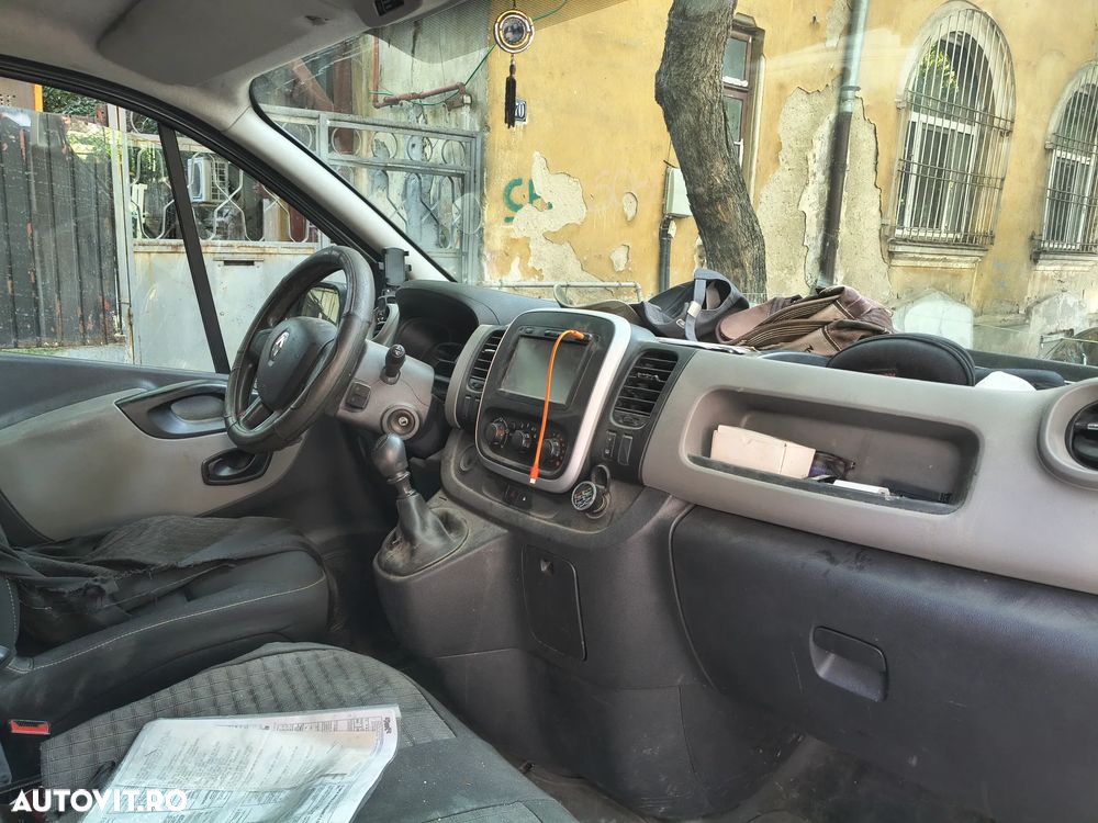 Renault TRAFIC - 9