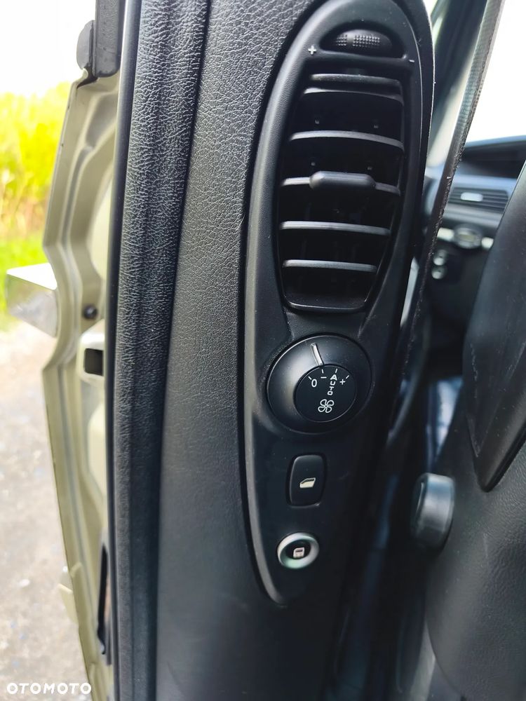 Peugeot 807 2.0 HDi Premium - 9