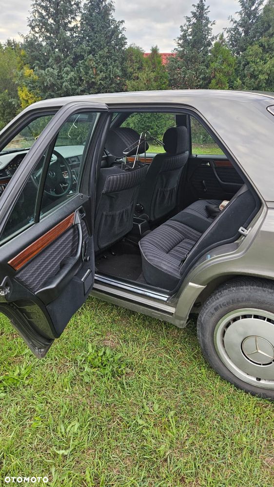 Mercedes-Benz W124 (1984-1993) - 7