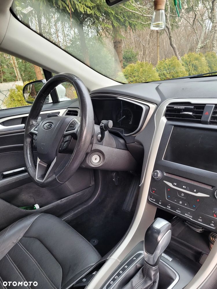Ford Fusion 2.0 EcoBoost Titanium - 15