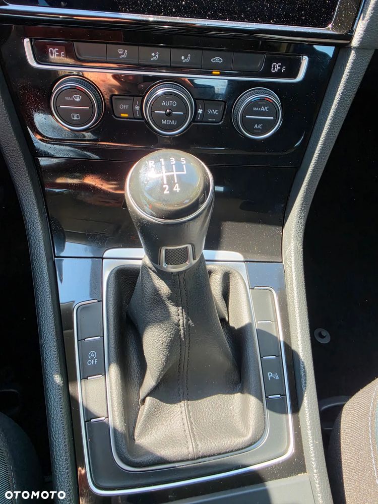 Volkswagen Golf 1.6 TDI SCR IQ.DRIVE - 18