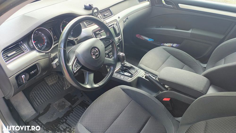 Skoda Superb 2.0 TDI Ambition - 9