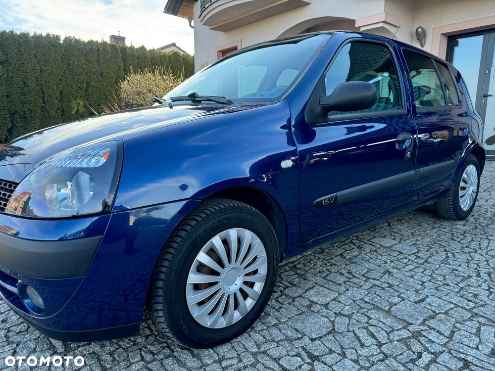 Renault Clio 1.2 16V Emotion - 9