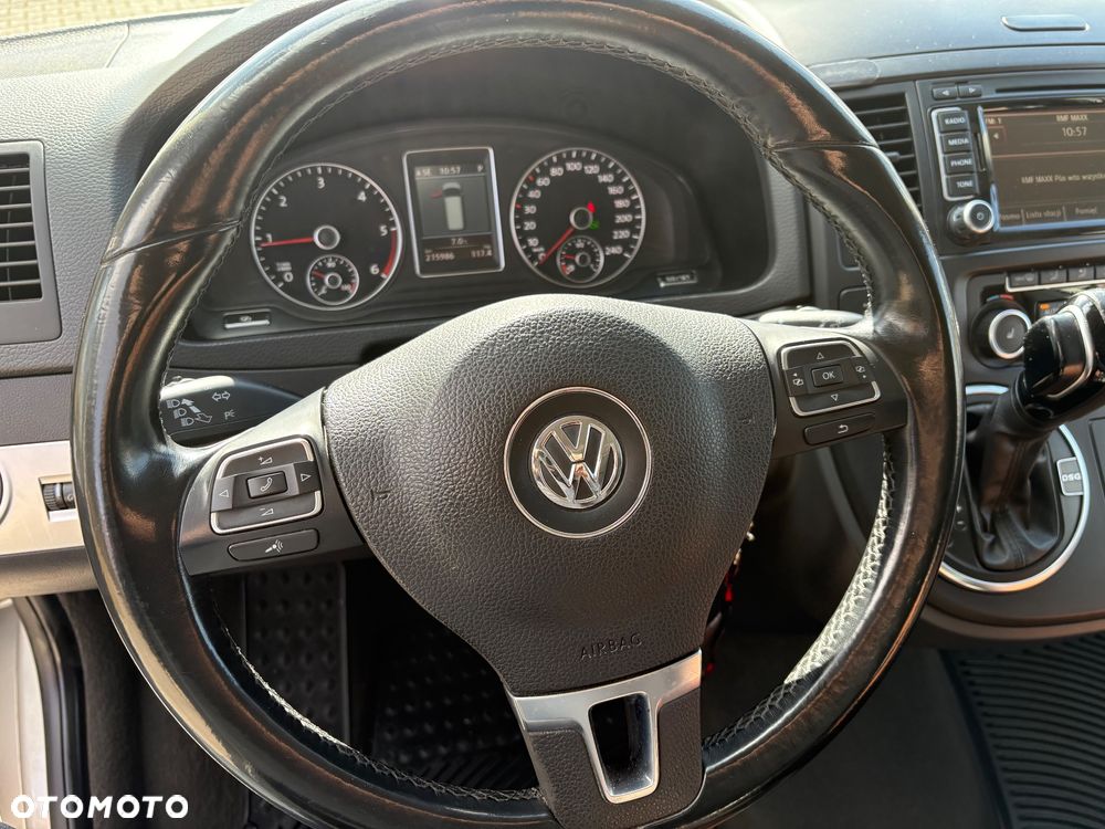 Volkswagen Multivan - 13