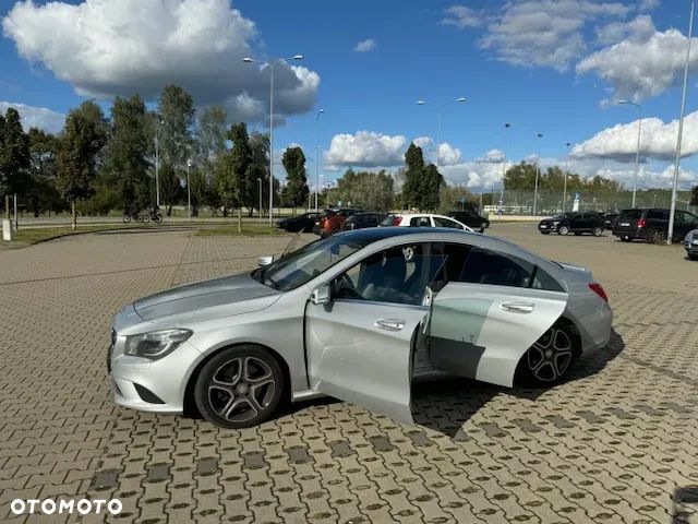 Mercedes-Benz CLA 250 7G-DCT - 9