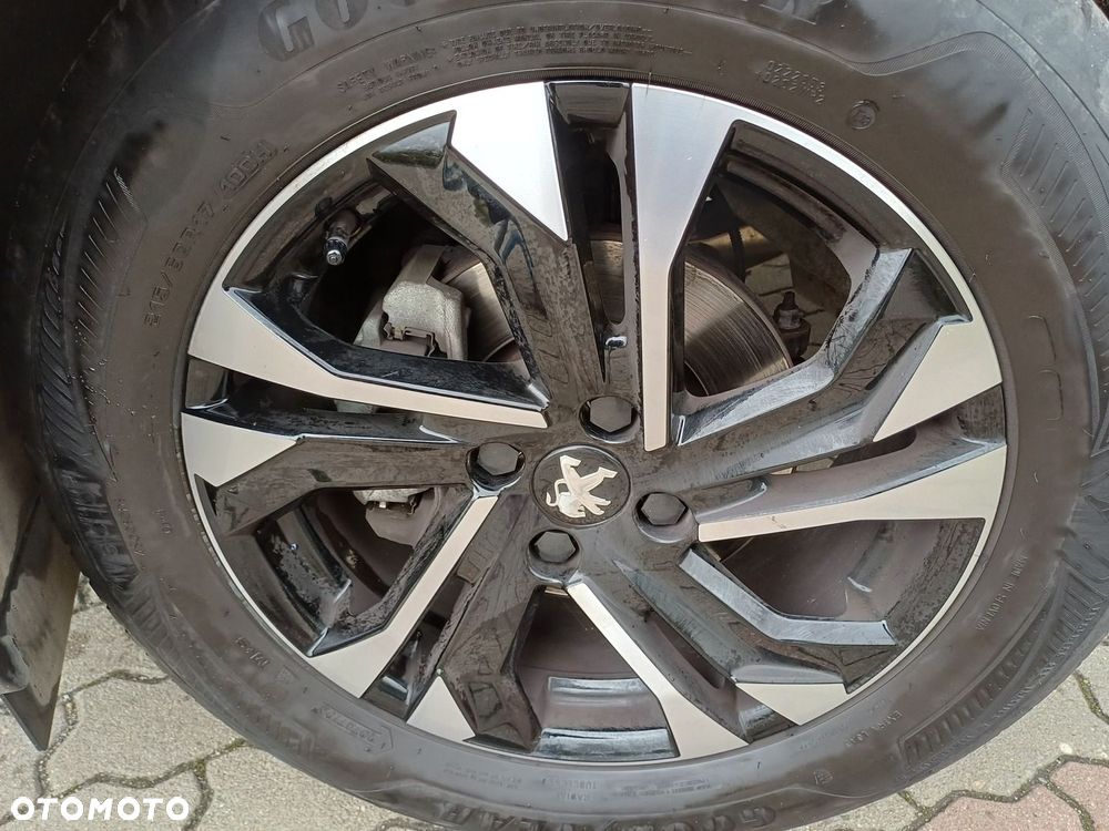 Peugeot 2008 1.2 PureTech Allure Pack S&S EAT8 - 11