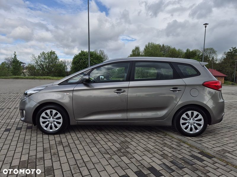 Kia Carens 1.7 CRDi L 7os - 6