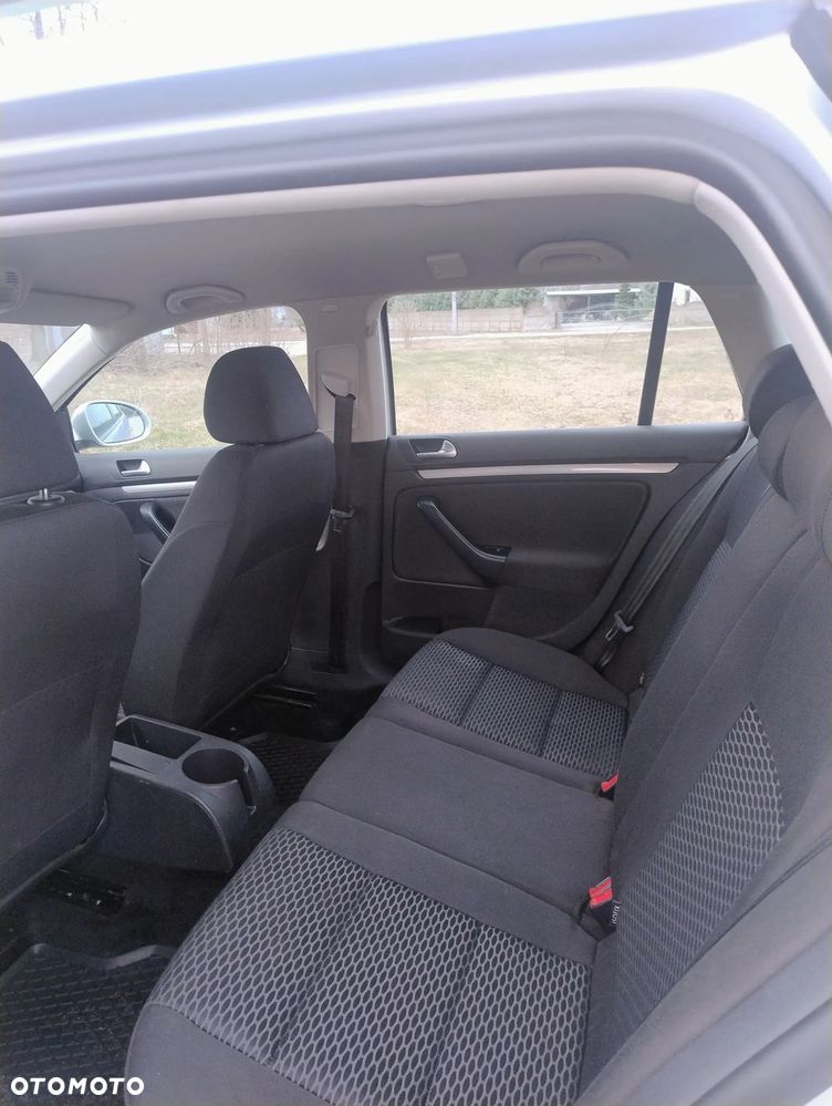 Volkswagen Golf 1.6 TDI BlueMotion Technology Cup - 10