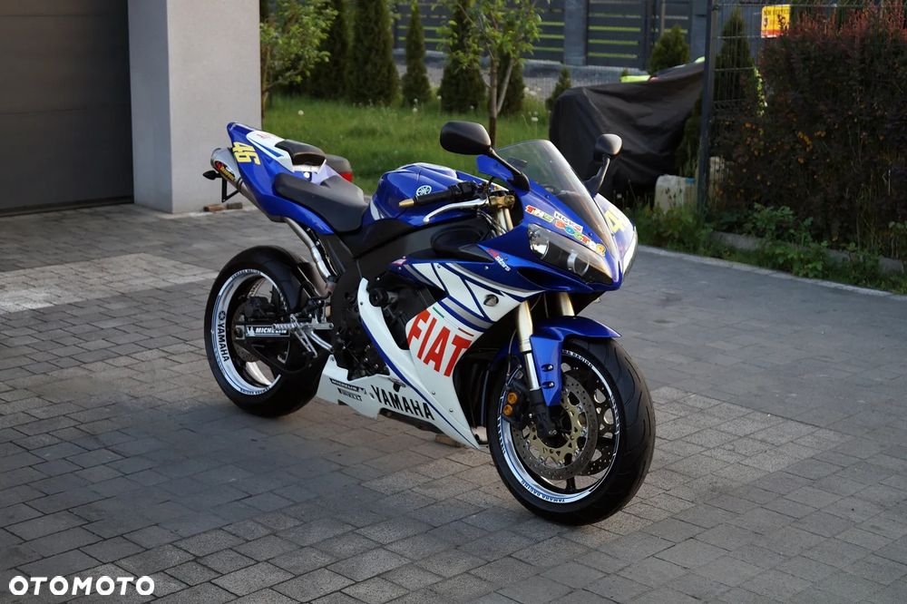 Yamaha R1 - 3