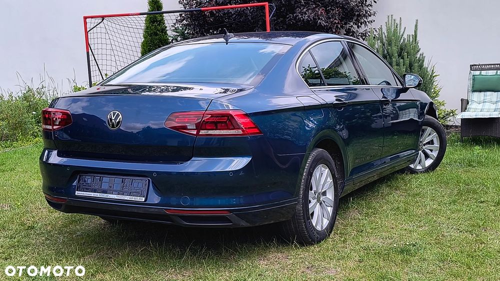 Volkswagen Passat 2.0 TDI SCR DSG Business - 4