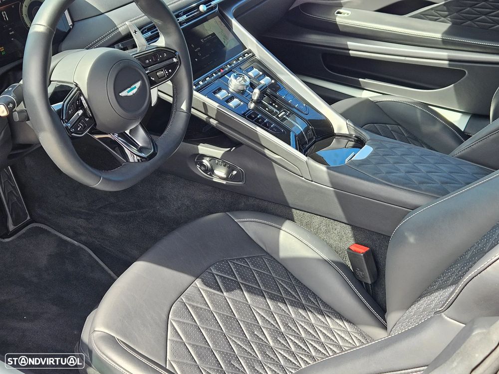 Aston Martin DB12 Coupé V8 - 17