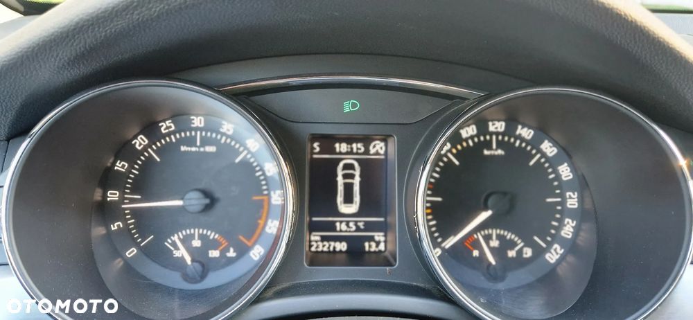 Skoda Superb 2.0 TDI DSG Exclusive - 9