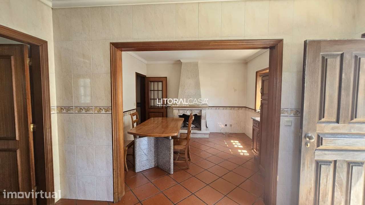Moradia T4 com garagem e anexos - Grande imagem: 5/35