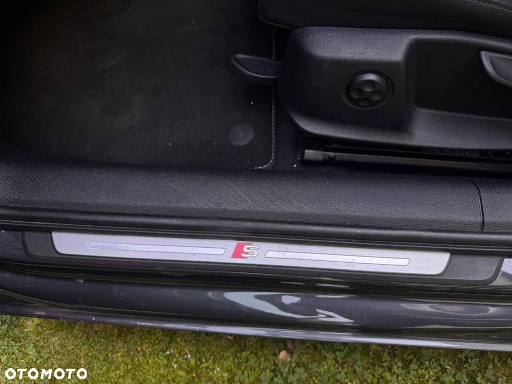 Audi A4 Avant 2.0 TDI Quattro S tronic - 17