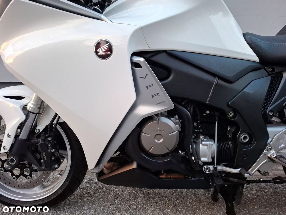 Honda VFR - 29