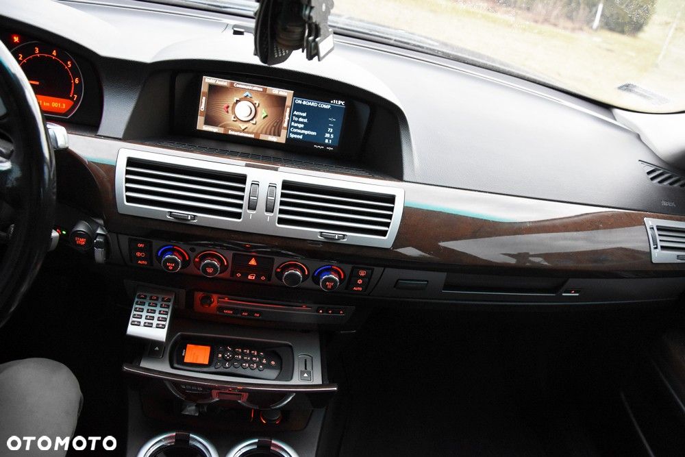 BMW Seria 7 740i - 15