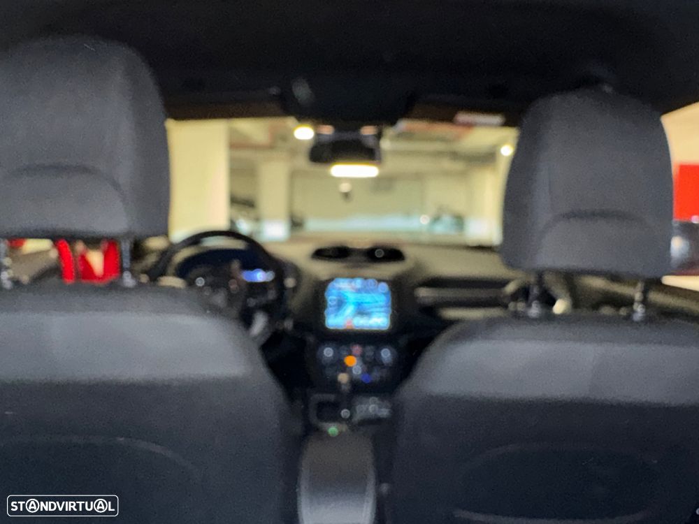 Jeep Renegade 1.3 T Limited S DCT - 28