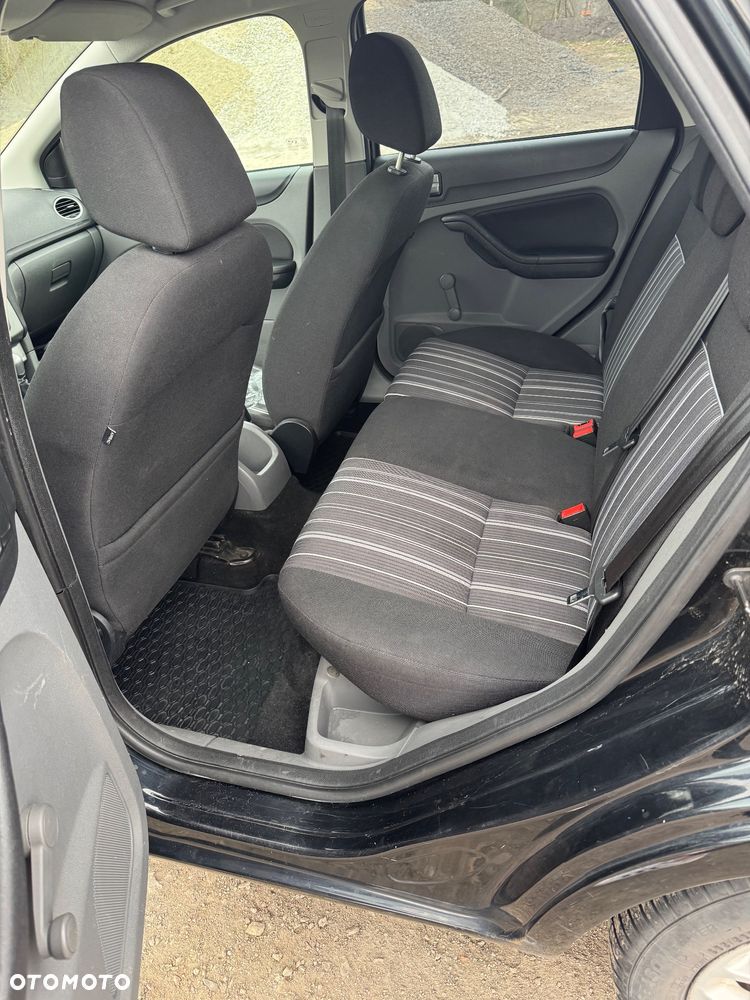 Ford Focus - 8